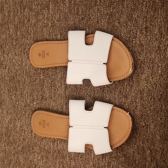 Call it spring sandals - Picture 1 of 3